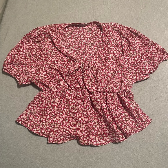 Active USA Tops - Floral Blouse Large